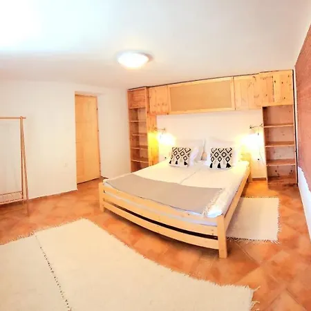 Napkert Apartman Pensjonat *