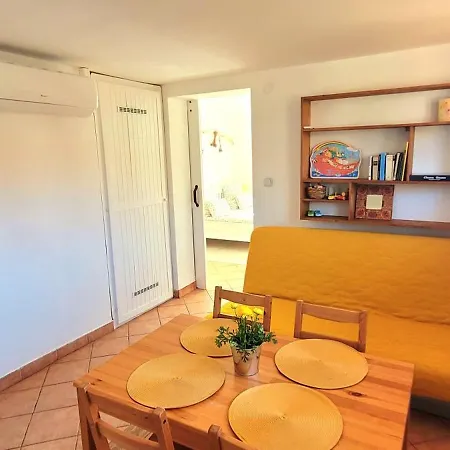 Napkert Apartman Konukevi 3*