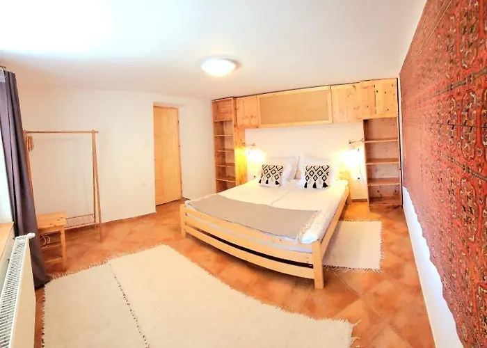 Napkert Apartman Pensiune 3*